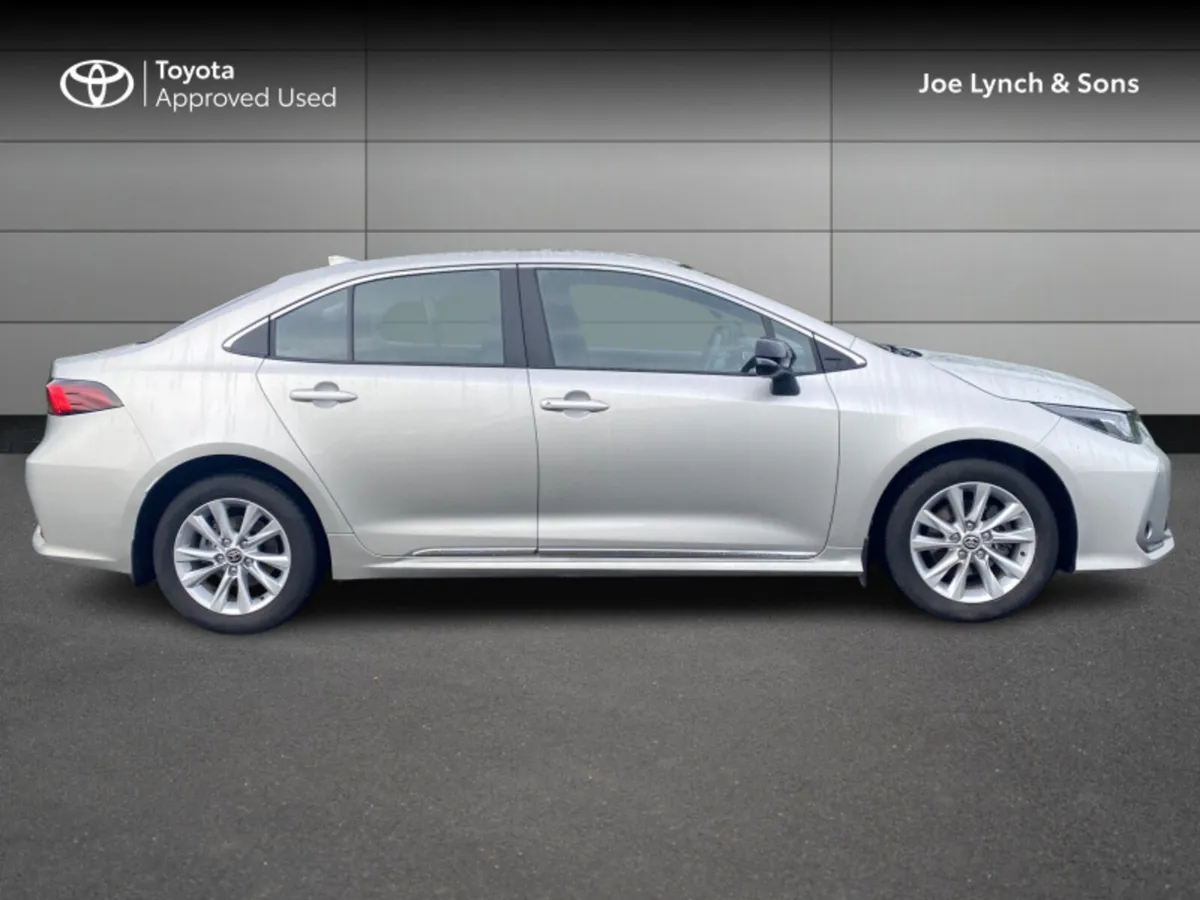 Toyota Corolla COROLLA SALOON LUNA - Image 3