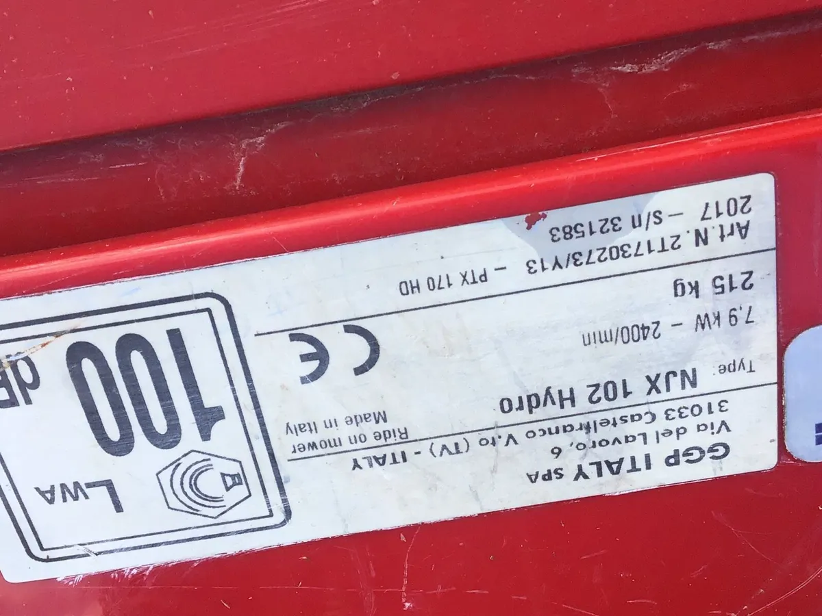 Castlegarden 16/5 HP hydro ride on lawnmower - Image 2