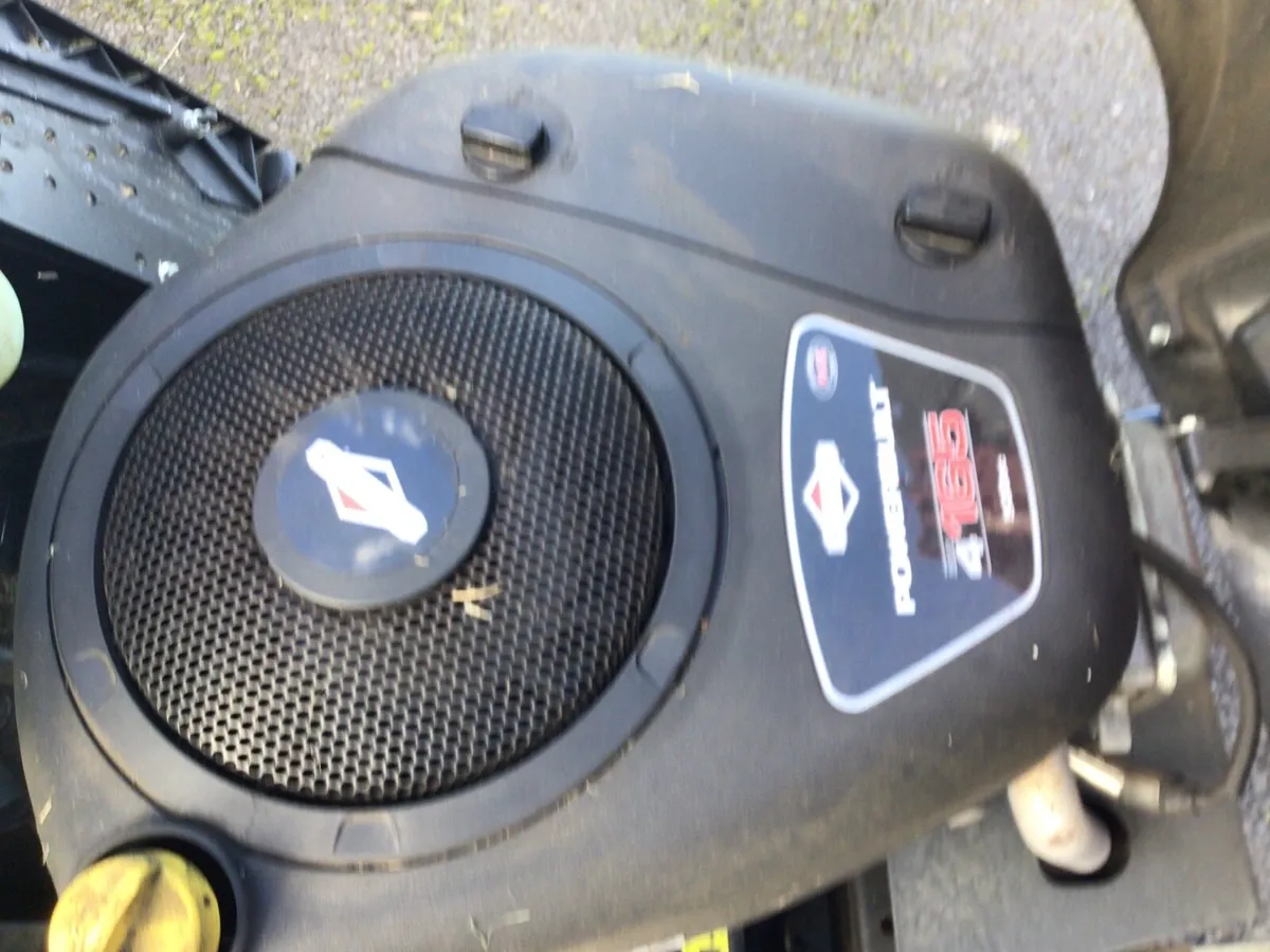 Castlegarden 16/5 HP hydro ride on lawnmower - Image 3