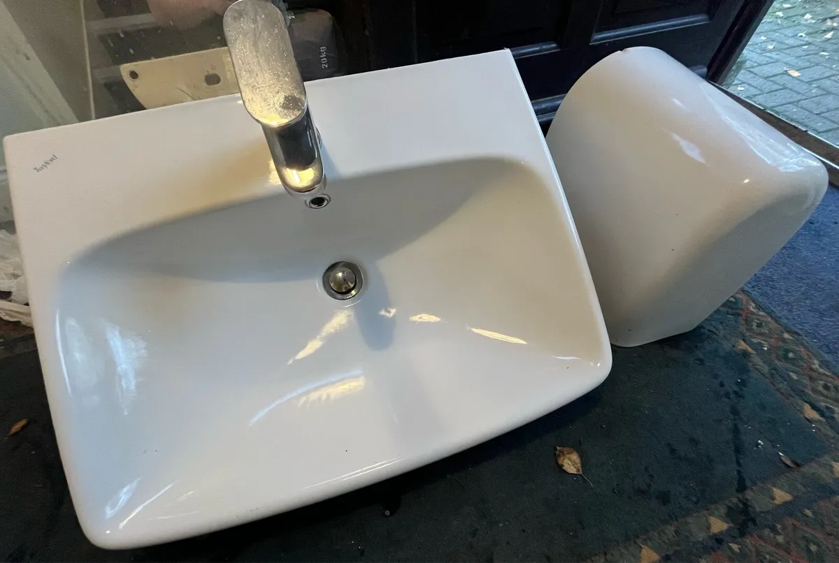 Suspended sink 600mm x 400mm - Image 2