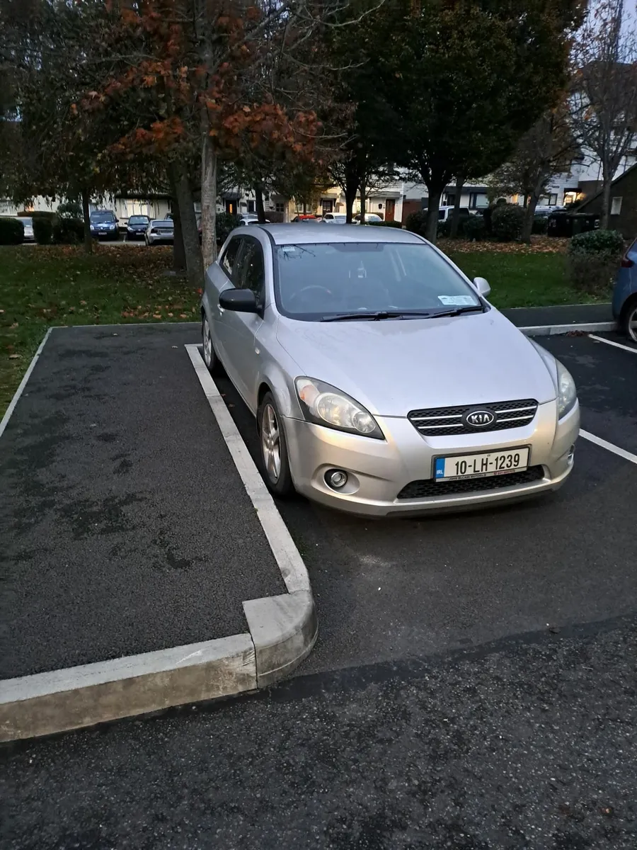 Kia Ceed 2010 - Image 1