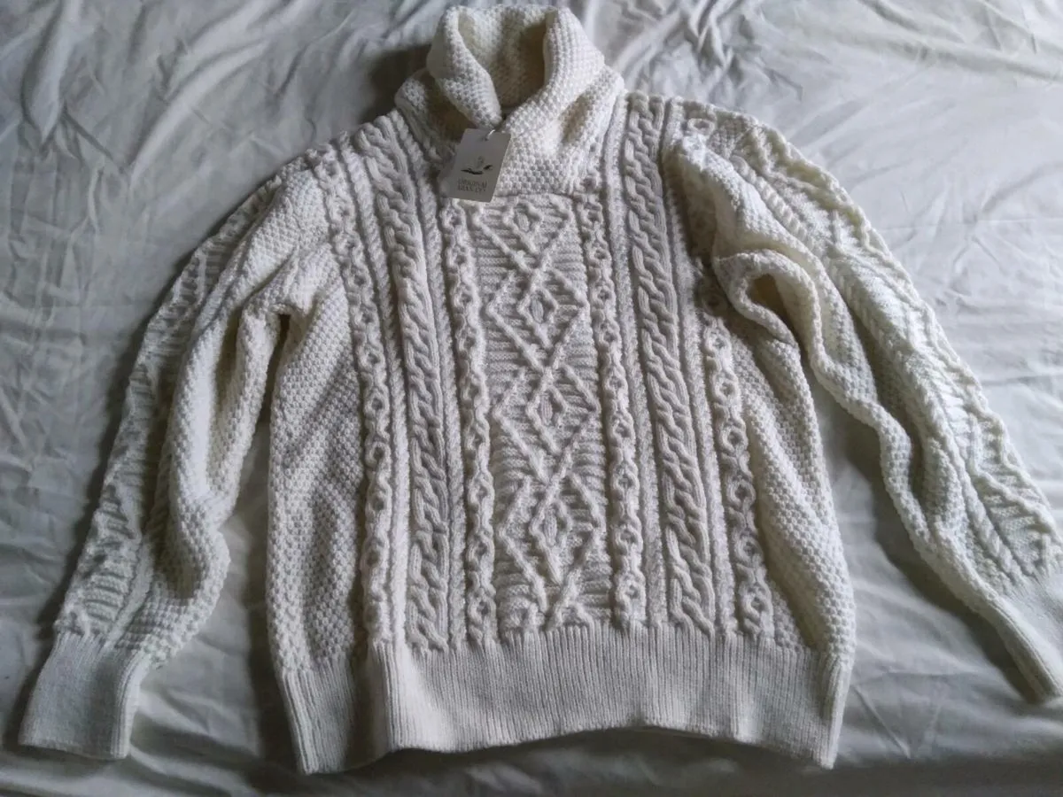 Traditional 100% Aran Wool Sweater.Brand New - Image 2