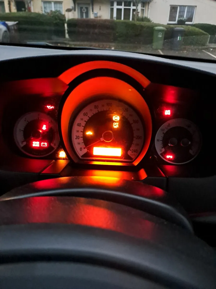 Kia Ceed 2010 - Image 4