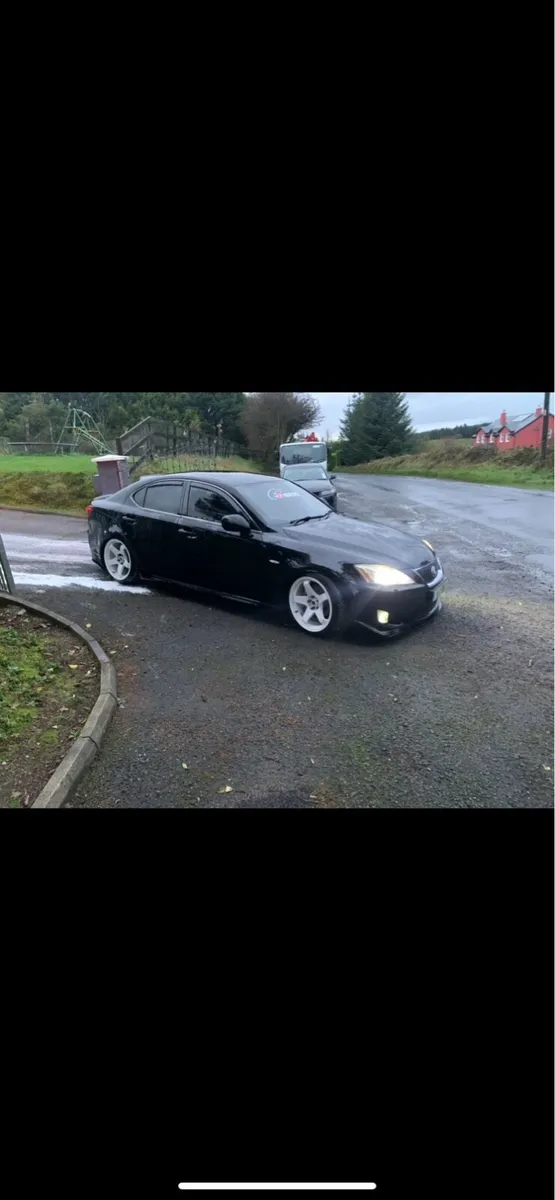 Lexus is250 - Image 2