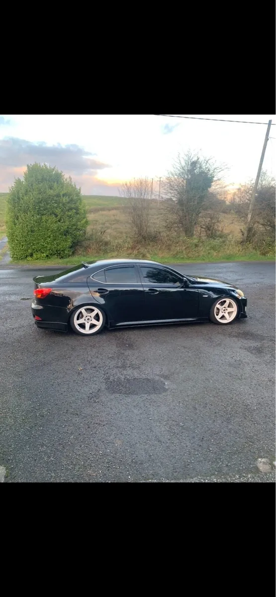 Lexus is250 - Image 4