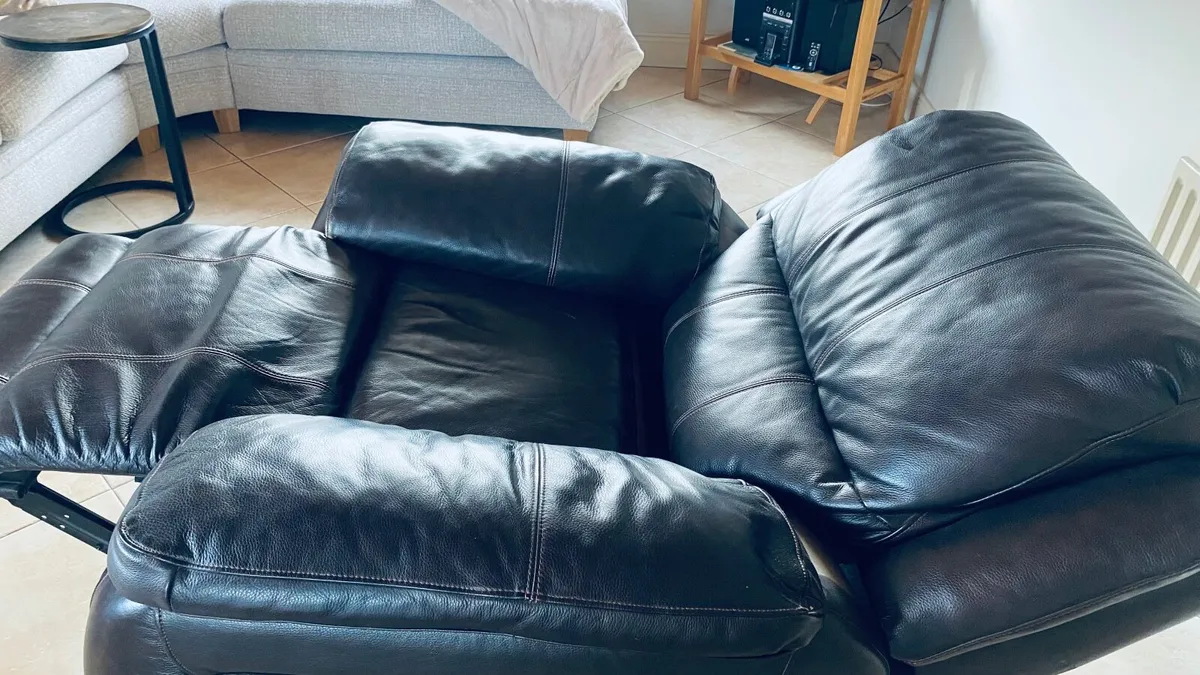 recling arm chair - Image 3