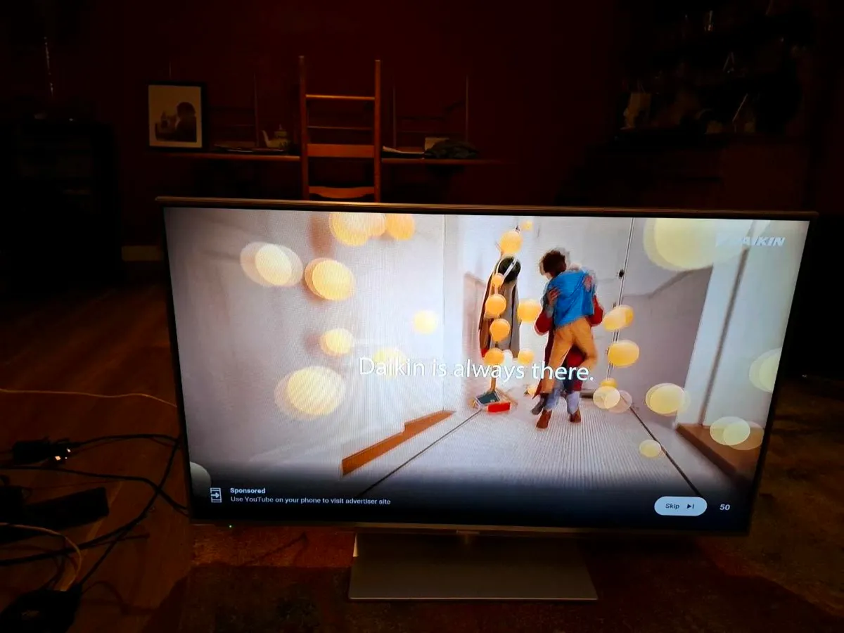 42 INCH SMART TV - Image 1