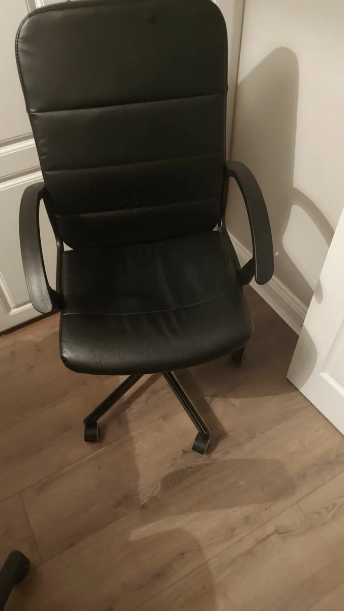 Office Chairs - Image 3