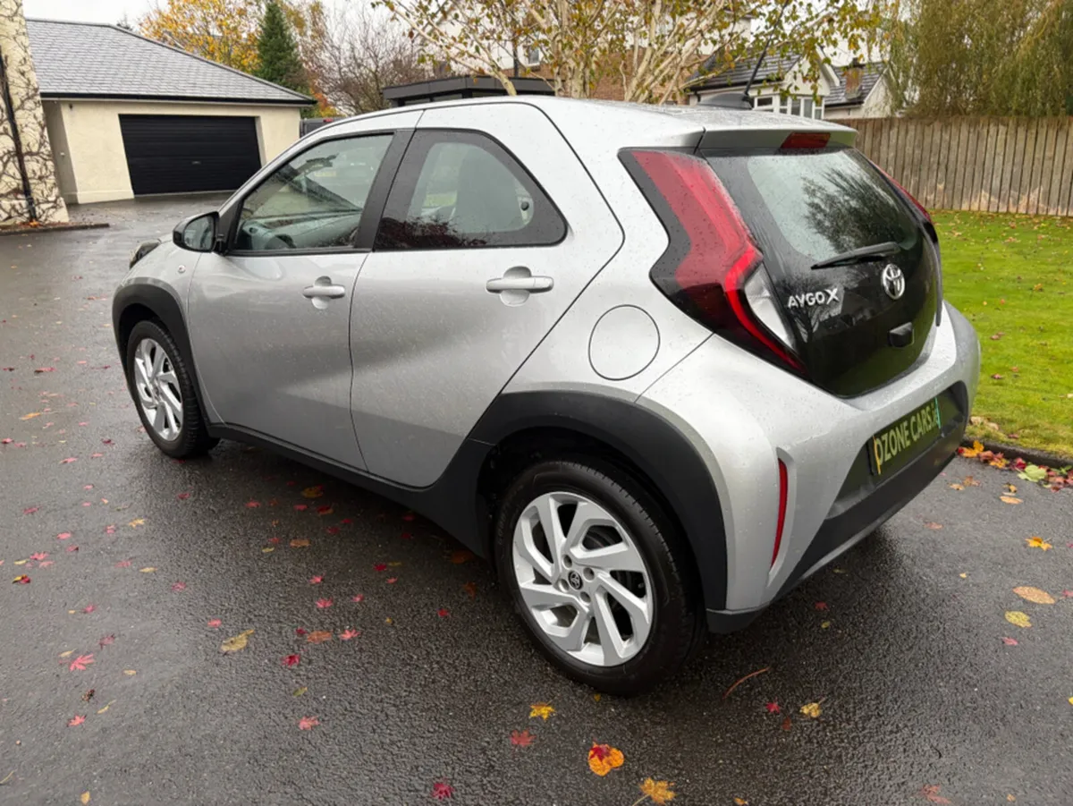 Toyota Aygo X PURE VVT-I - Image 2