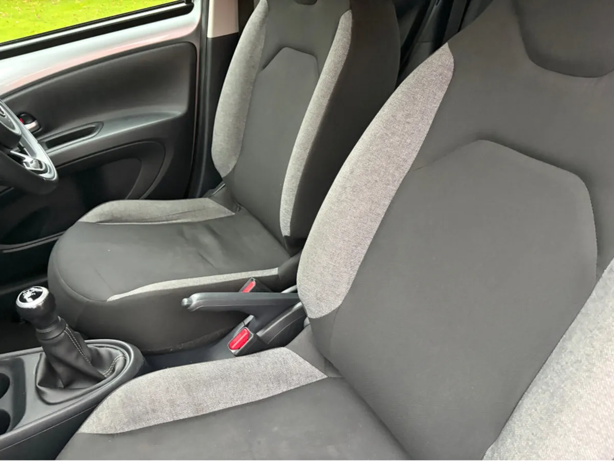 Toyota Aygo X PURE VVT-I - Image 4