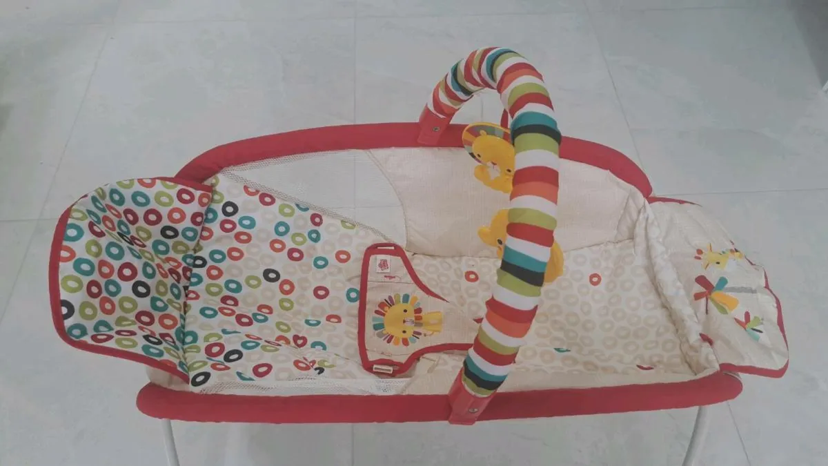 Bright Starts foldable crib - Image 1