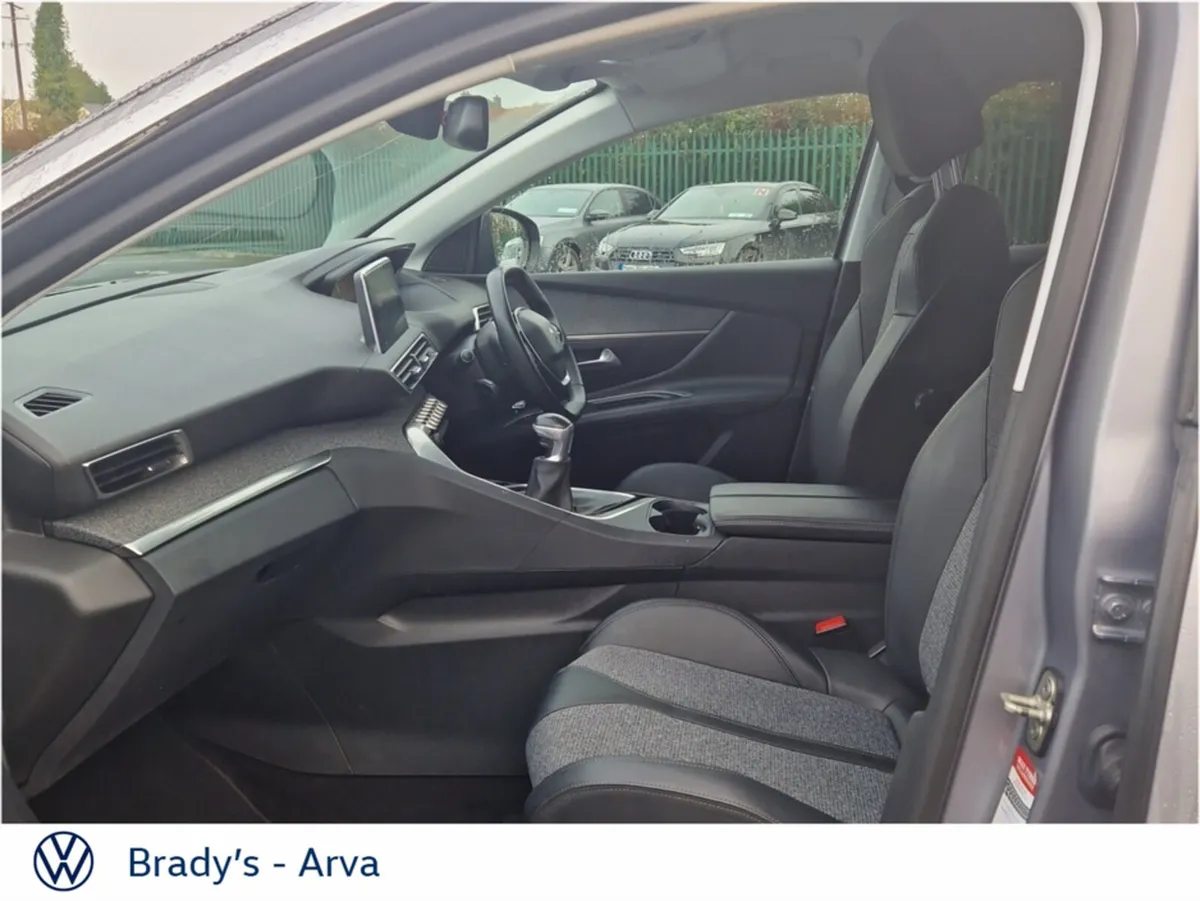 Peugeot 3008 ALLURE 1.5 BLUE HDI 130 6.2 4DR - Image 4