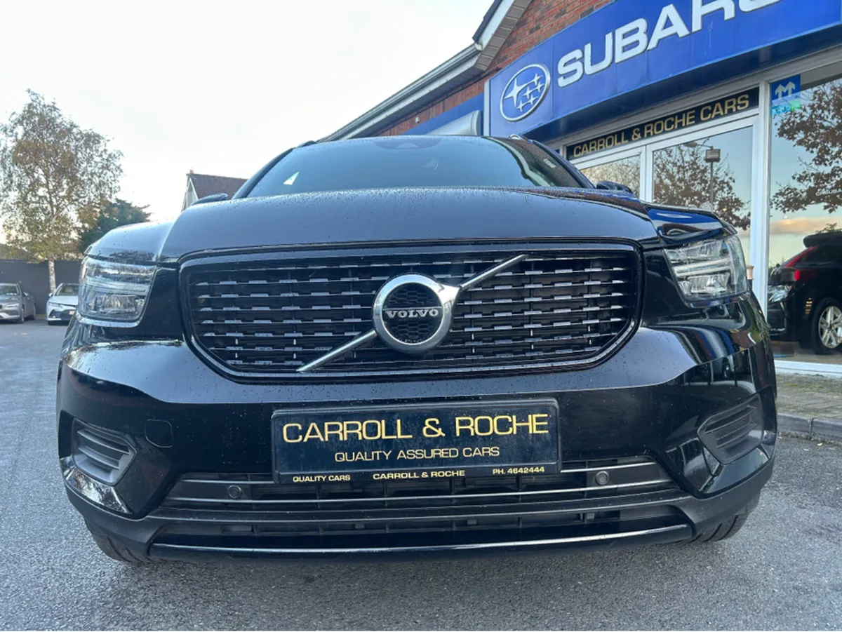 Volvo XC40 R-DESIGN T4 Recharge Hybrid - PHEV SUV - Image 4