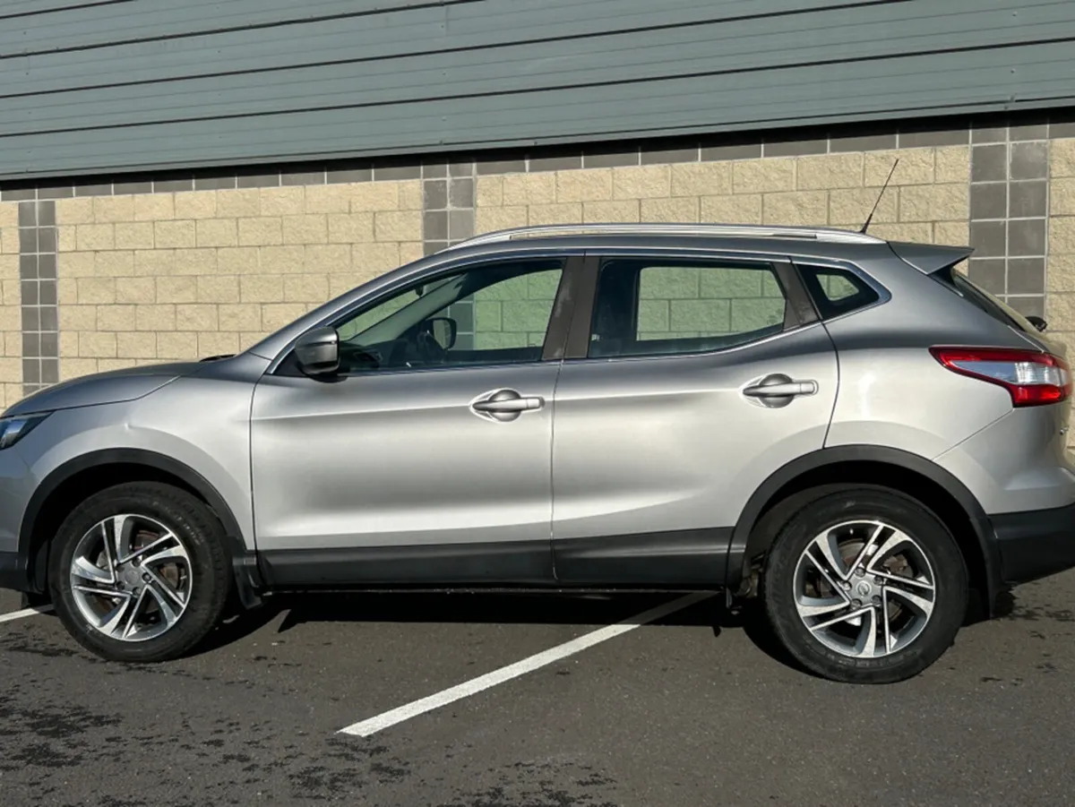 Nissan Qashqai 1.5 SV ** IRISH CAR ** PANORAMIC GL - Image 4
