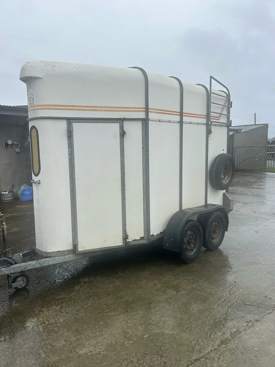 Murphy horse box - Image 1