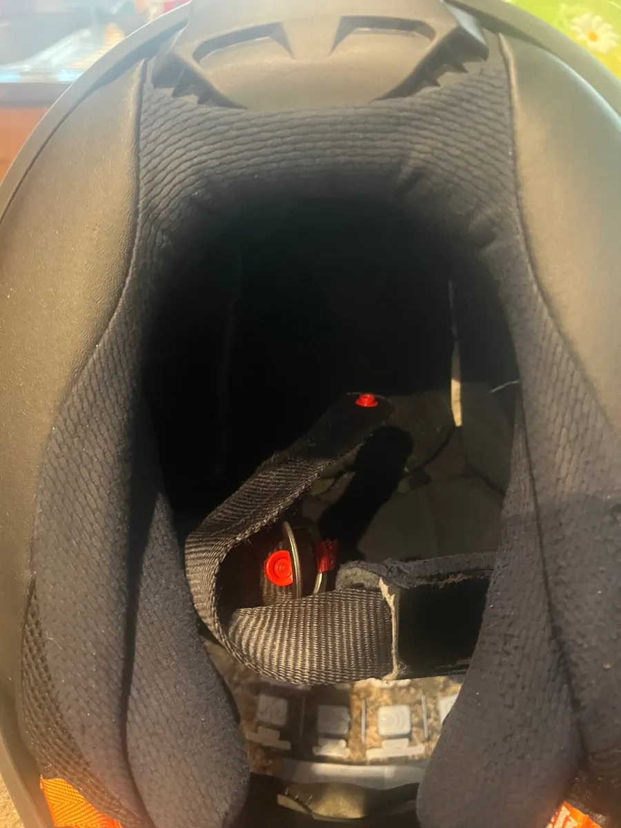 Arai rx7 v helmet/alpinestairs boots - Image 3