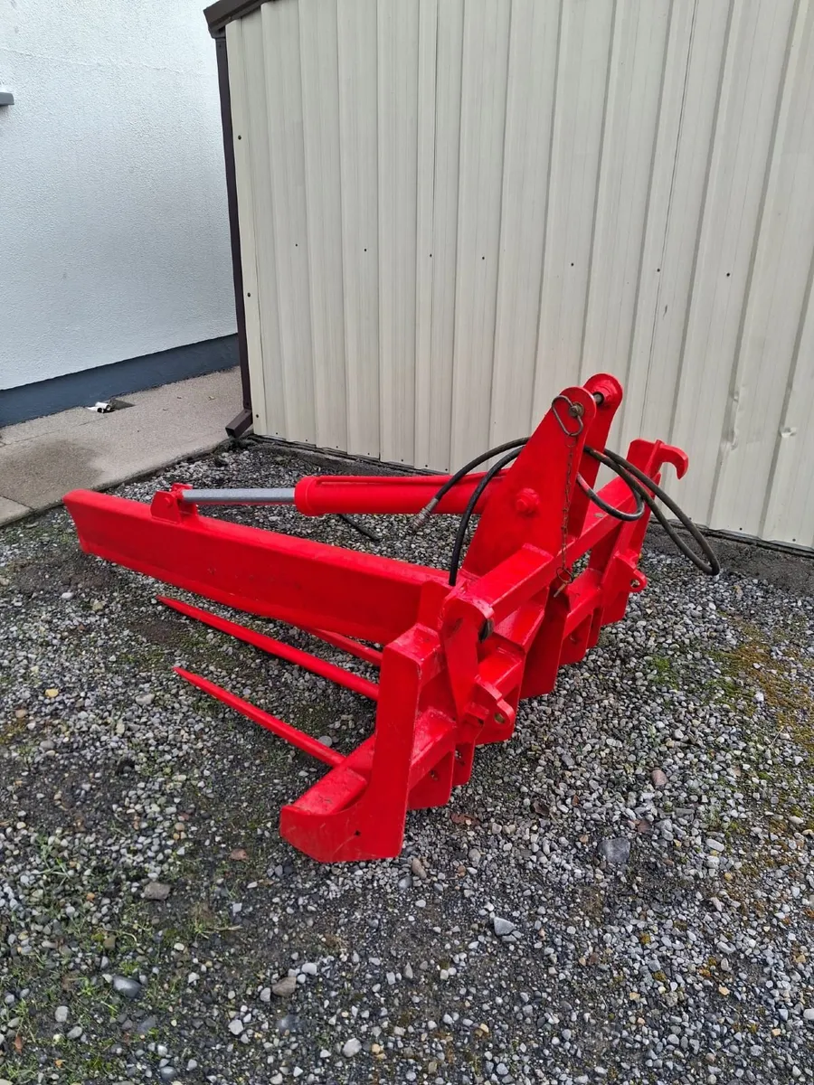 Bale splitter - Image 1