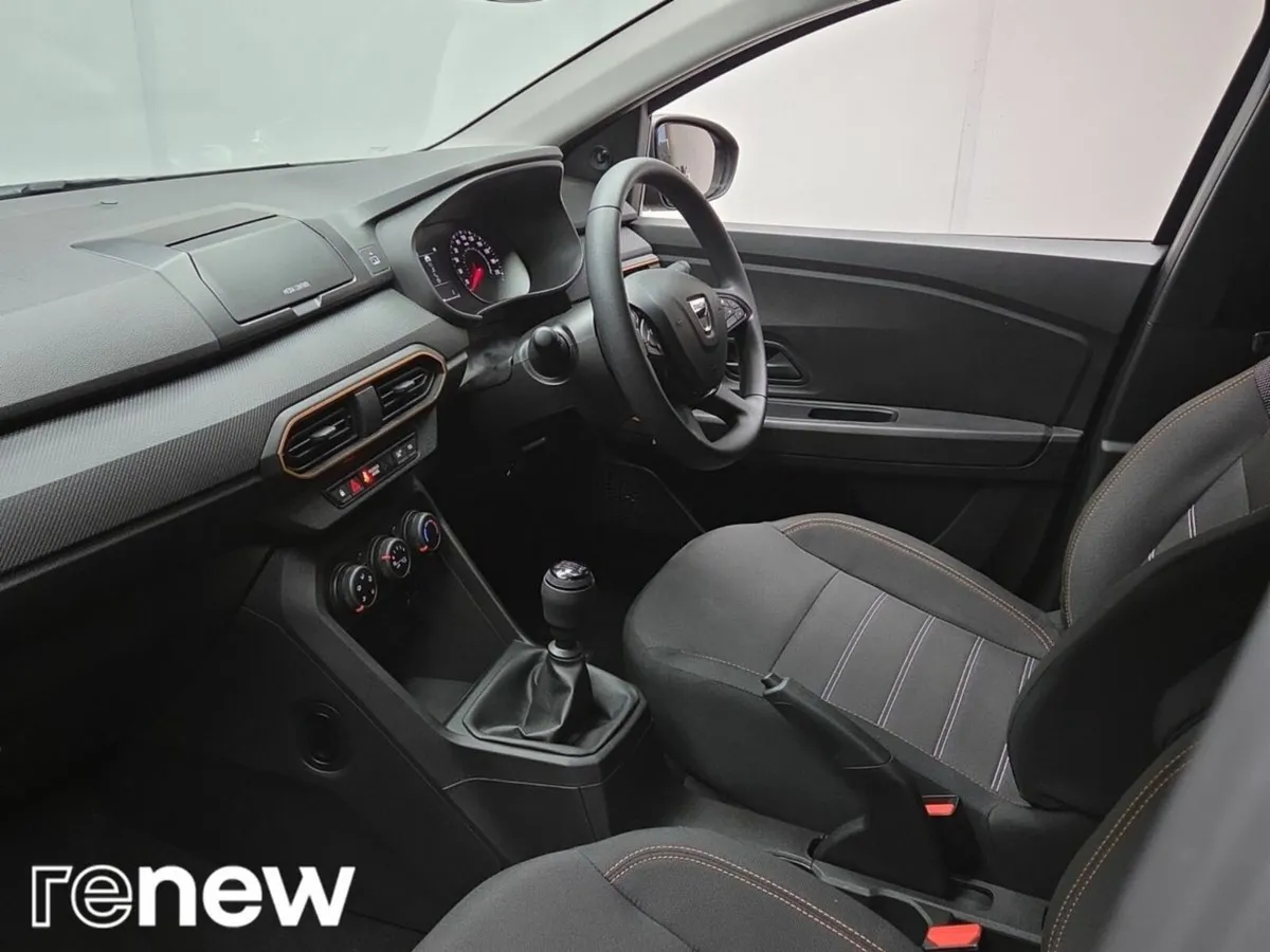 Dacia Sandero Stepway TCe 90 STEPWAY Essential - Image 3