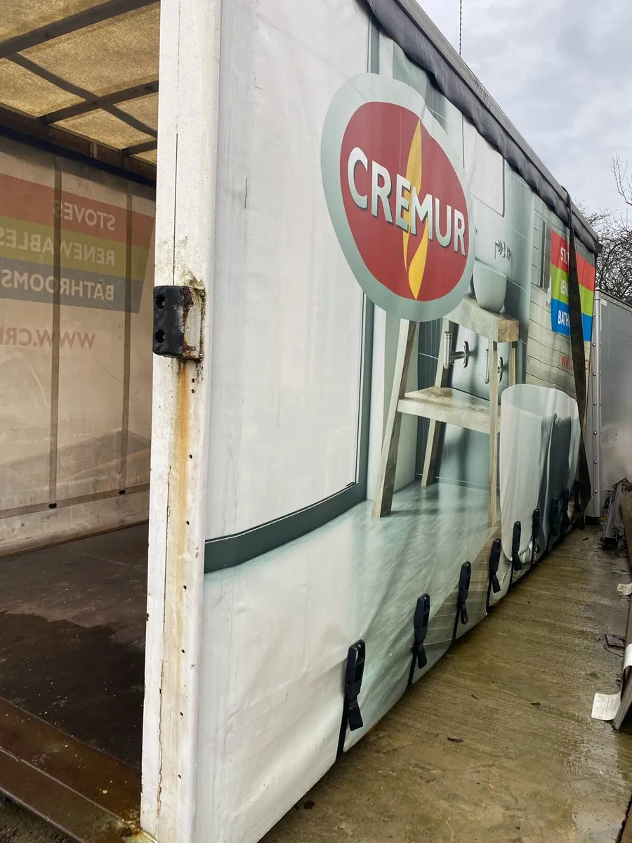 Curtain sider - Image 1