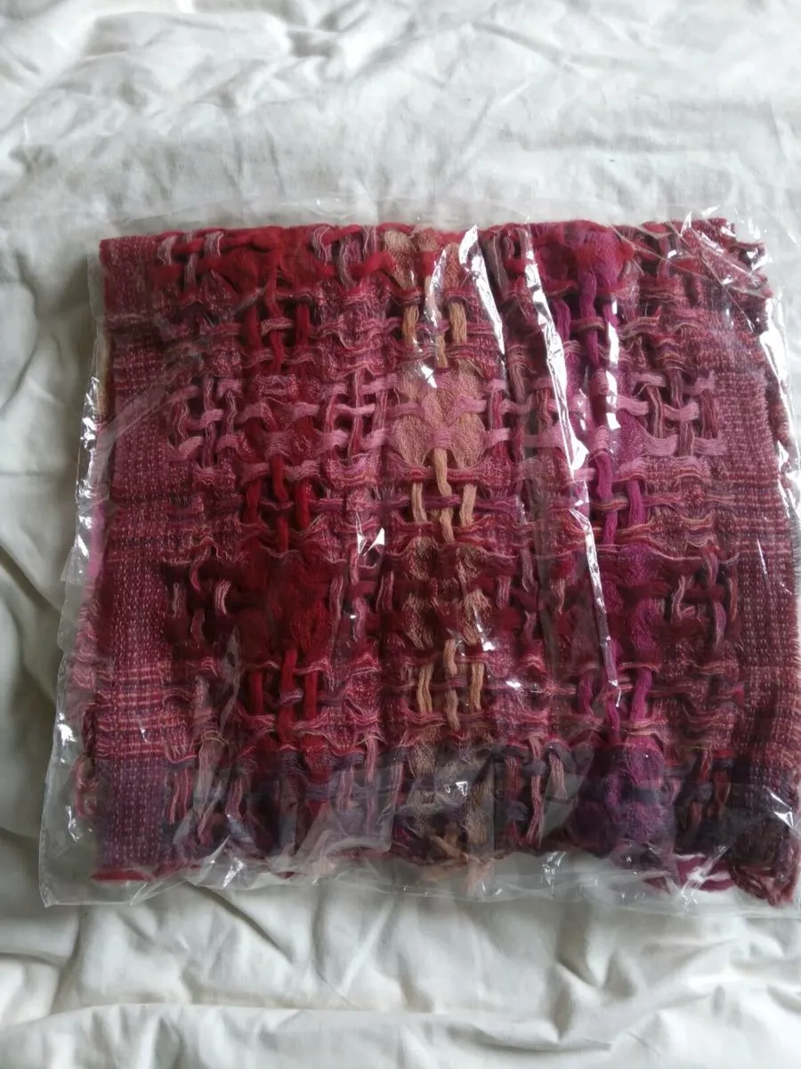 100% Pure Supersoft Wool Scarf.Brand New - Image 3