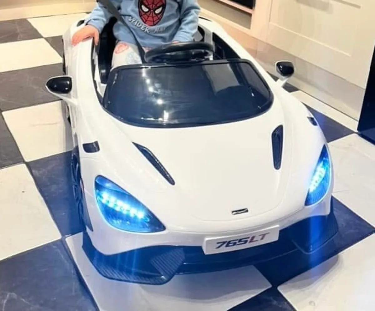 Ride on car - white 12V Licensed McLaren 765LT - Image 1
