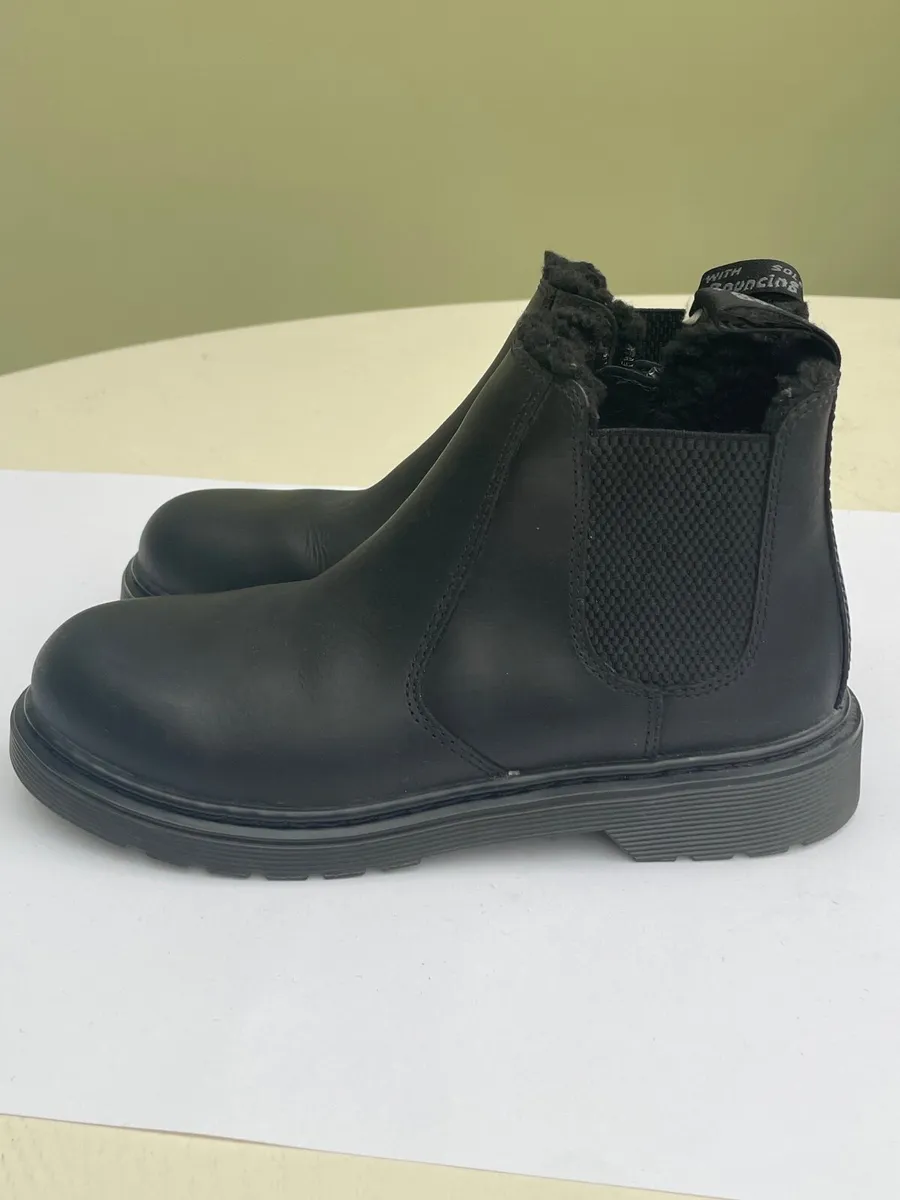 Dr. Marten fur-lined zip up boots - Image 1