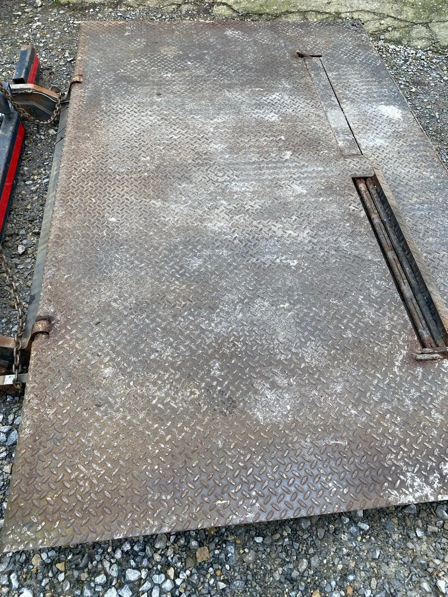 1500 kg tail lift - Image 3