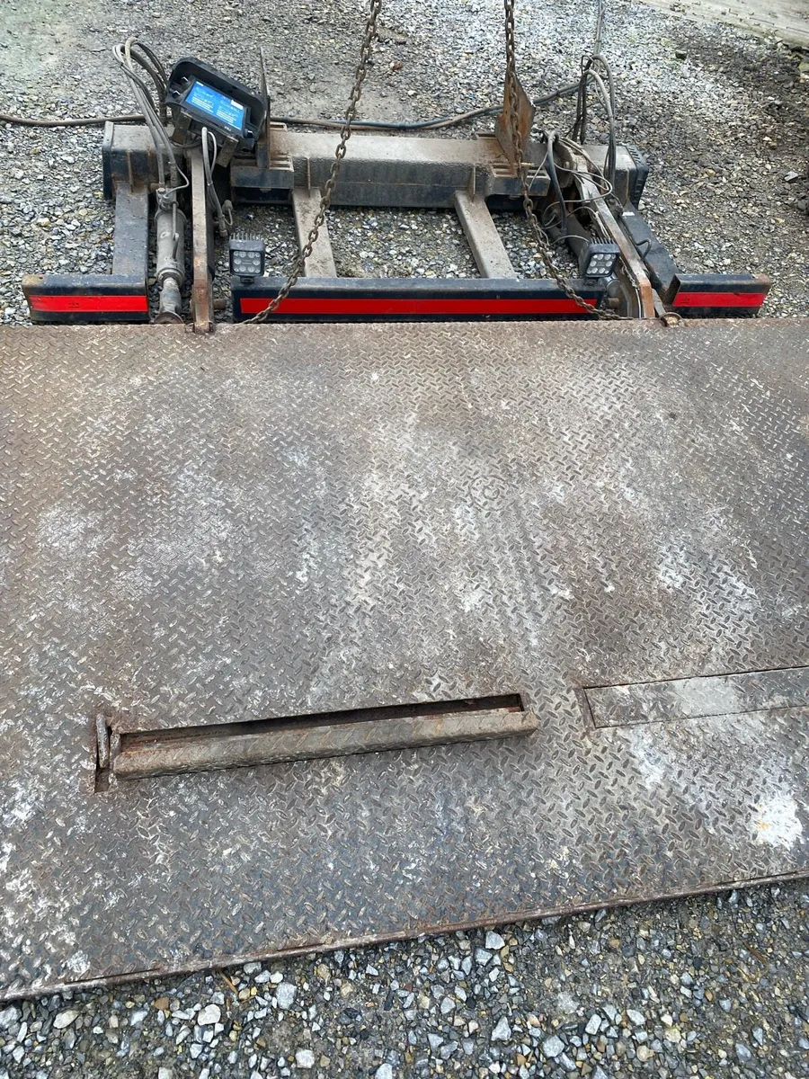 1500 kg tail lift - Image 4