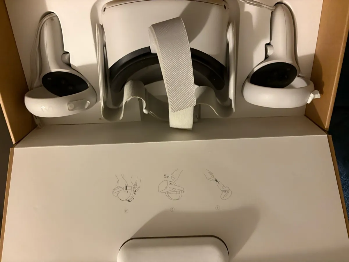 Meta Quest 2 - Image 2