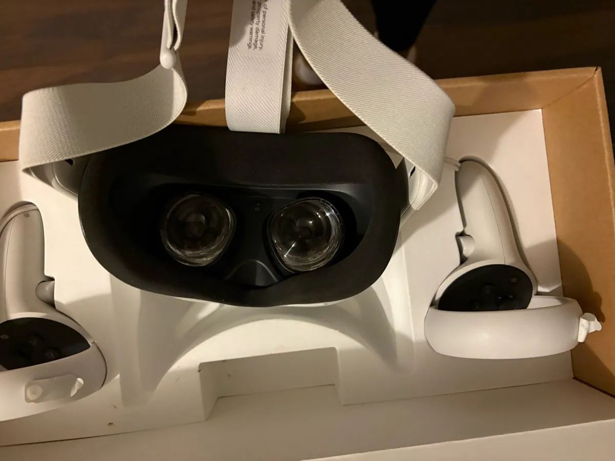 Meta Quest 2 - Image 3