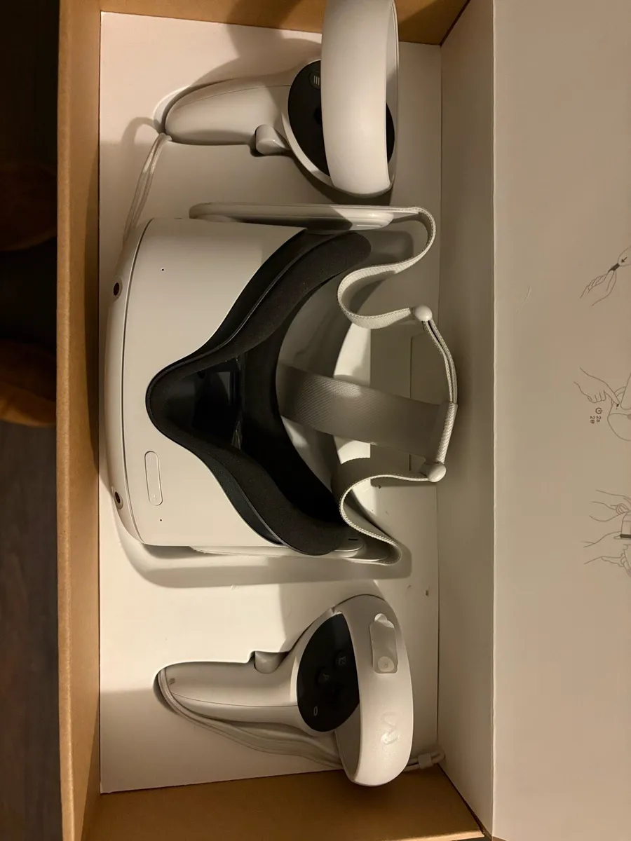 Meta Quest 2 - Image 4