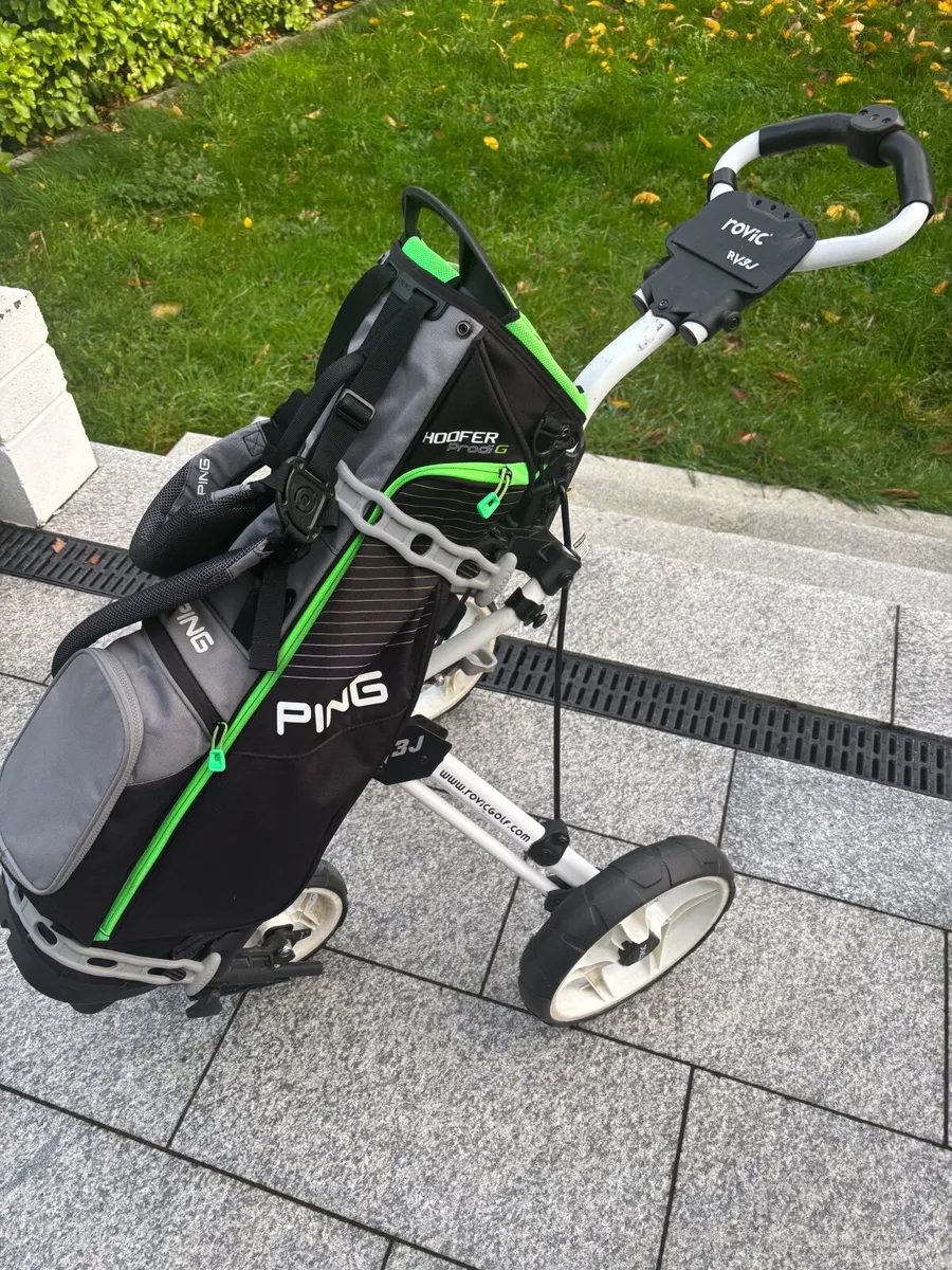 Golf trolley and bag - Image 1