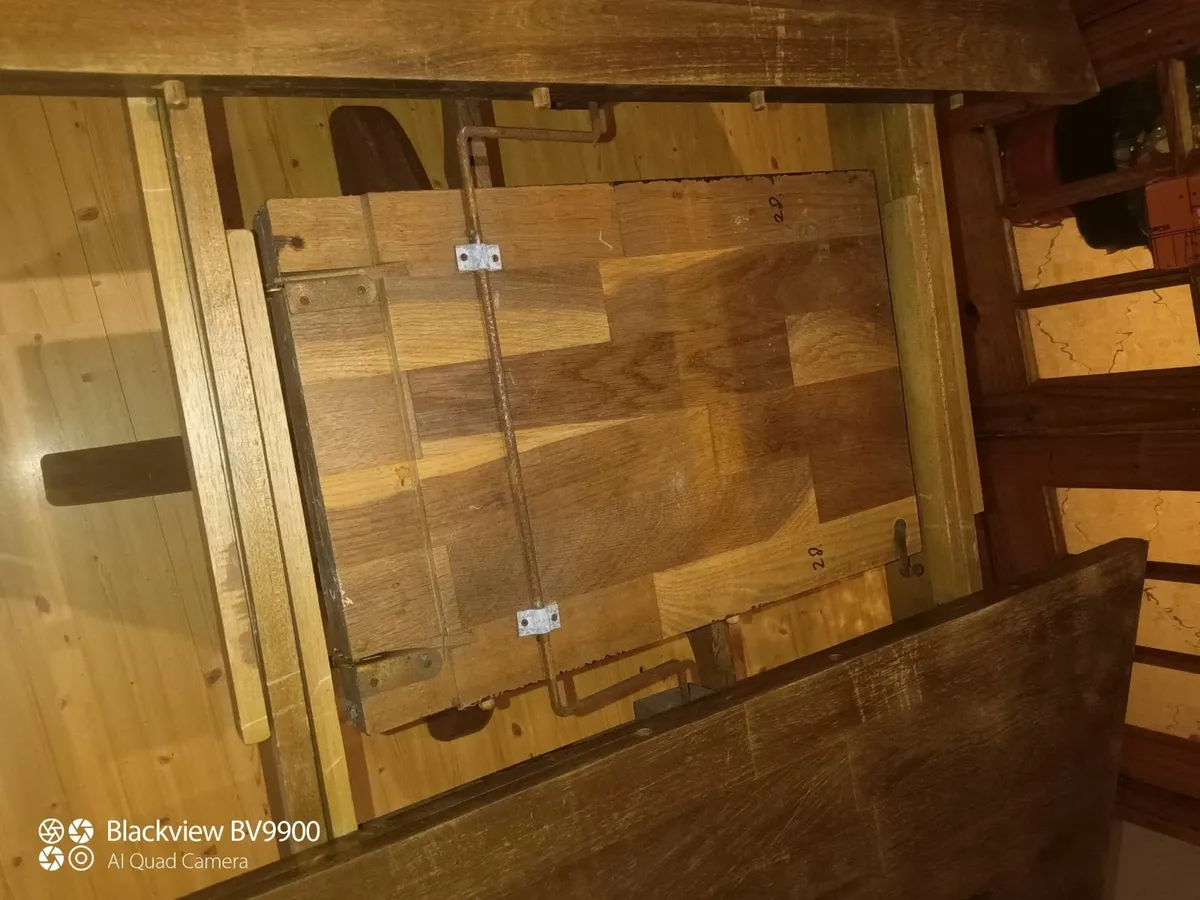 Hard wood table - Image 4