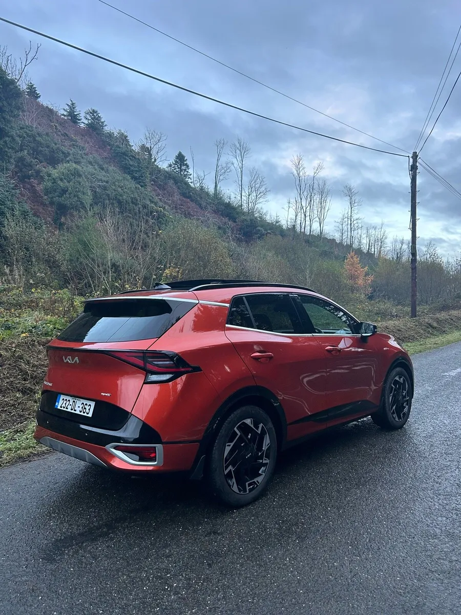 2023 Kia Sportage GT Line - Image 2