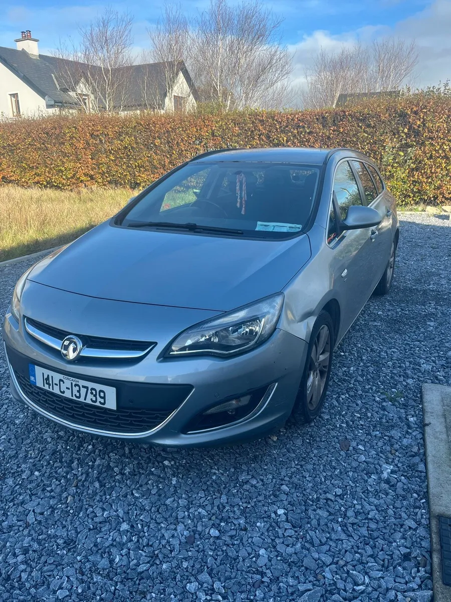 Vauxhall Astra Estate - Image 3