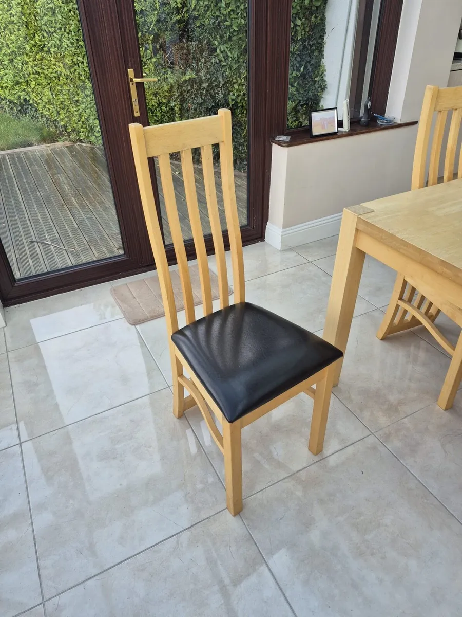 Dining room table & Chairs - Image 2
