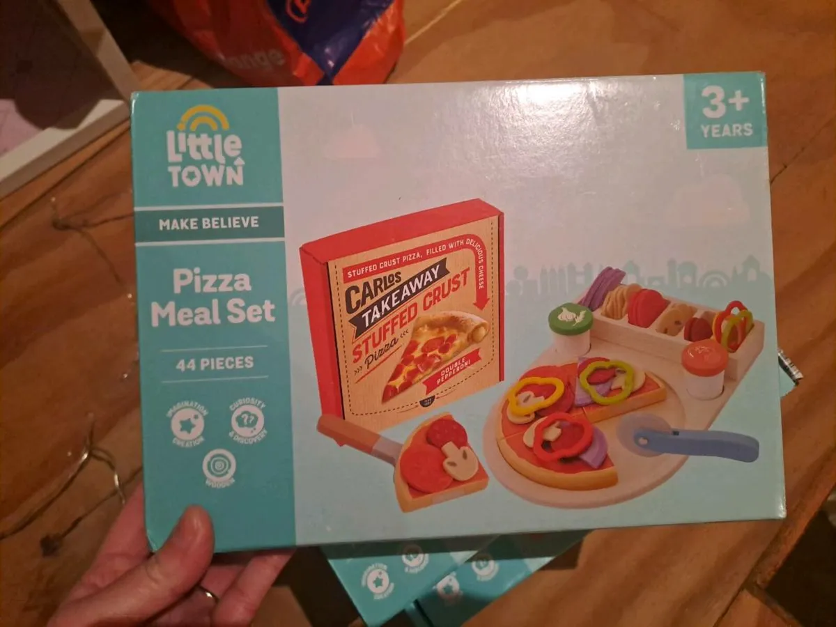 Toy Kitchen & 3 boxes of accessories BRAND NEW - Image 3
