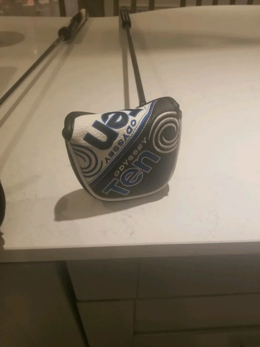 Odessey two ball ten 34 putter with cover - Image 3