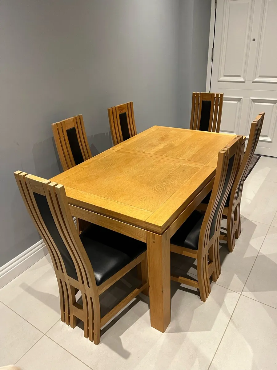 Oak Dining Table & 6 Chairs - Image 1