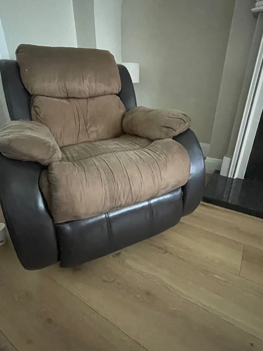 A 3 seater, 2 seater and armchair - Image 2