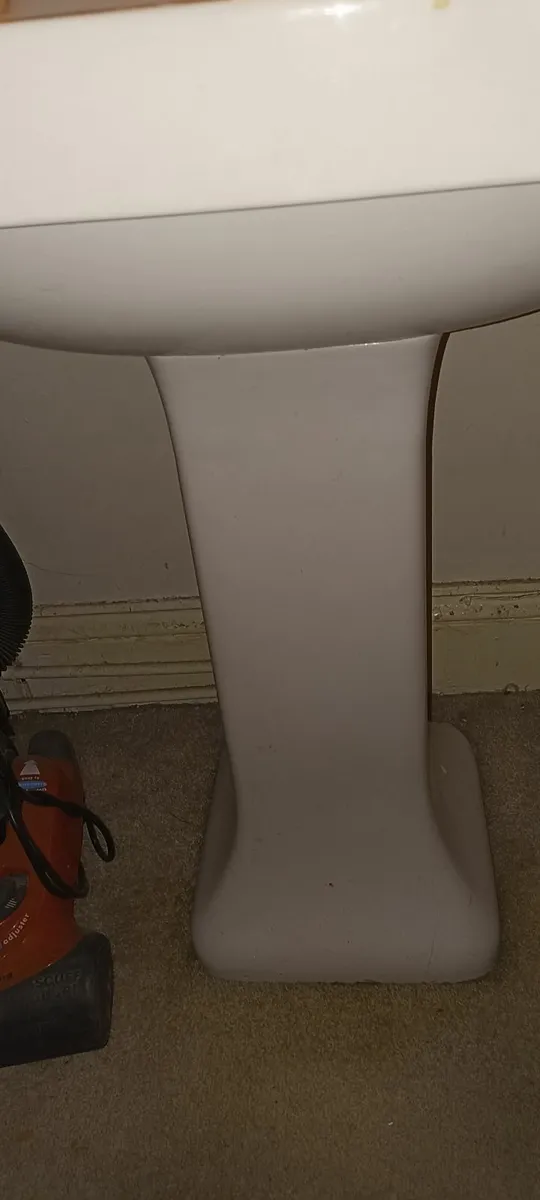 Old Wash Hand Basin & Pedestal - Image 4