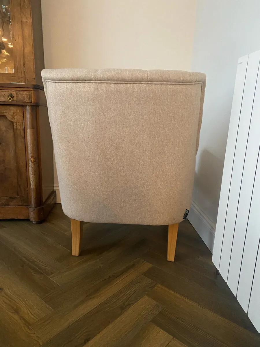 Button back Armchair / Occasional Chair - Image 3