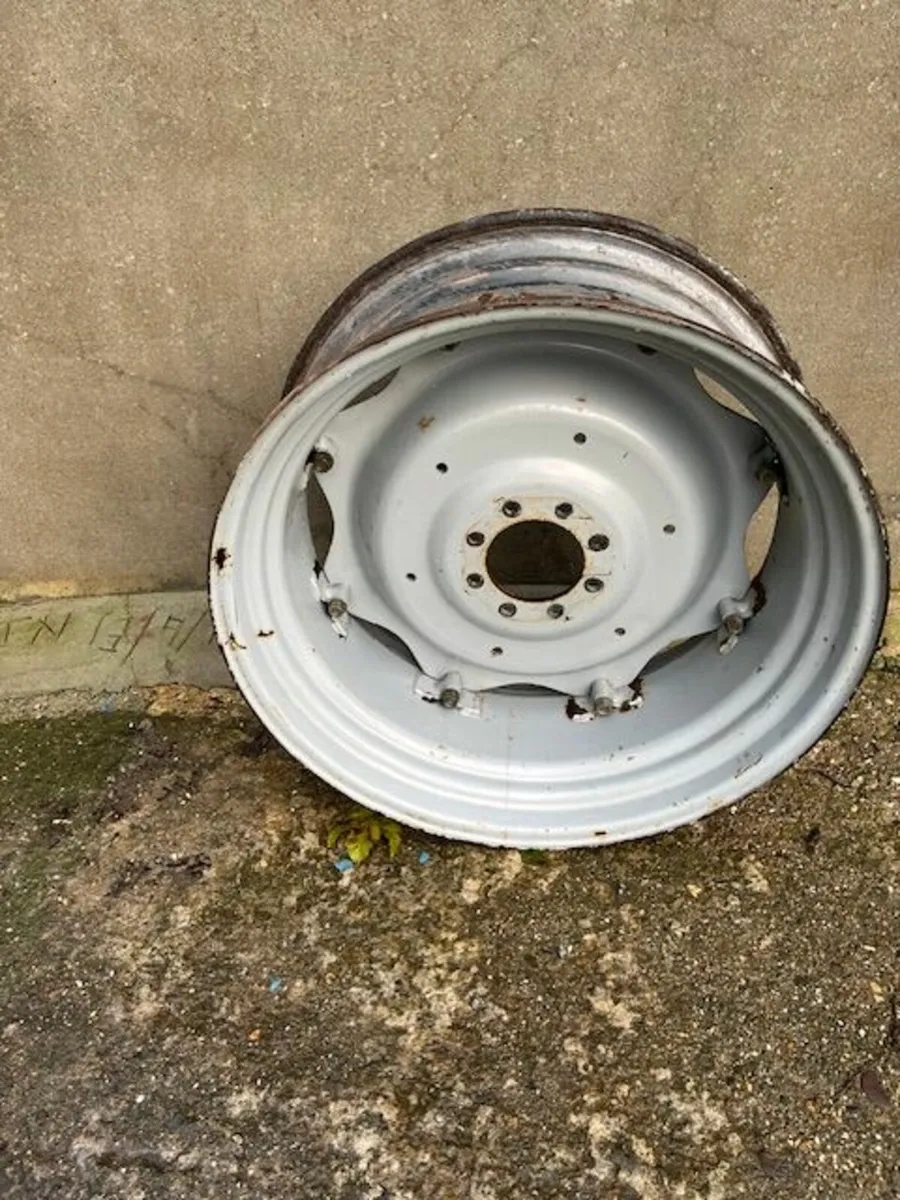 16.9 x 34 MF Wheel - Image 2