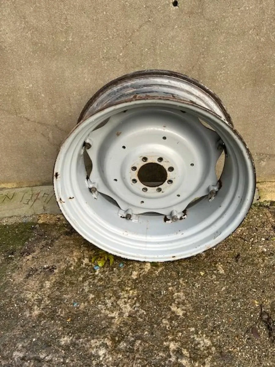 16.9 x 34 MF Wheel - Image 3