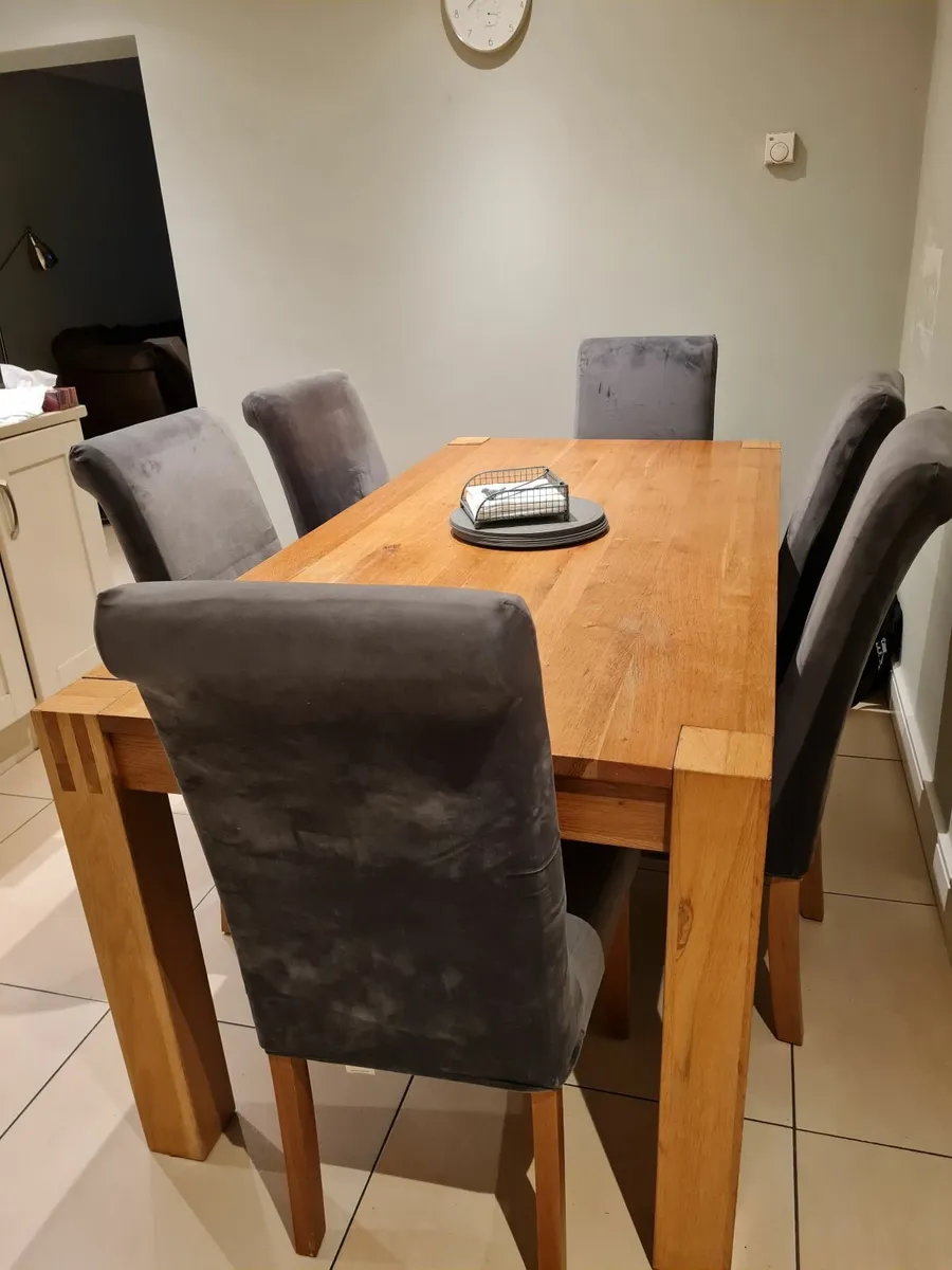 Dining Table and chairs - Image 1