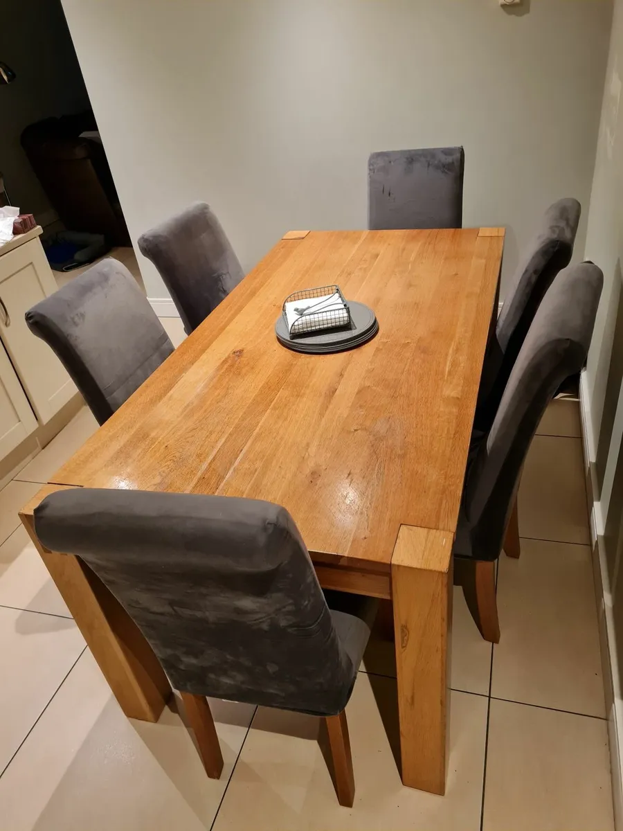 Dining Table and chairs - Image 2