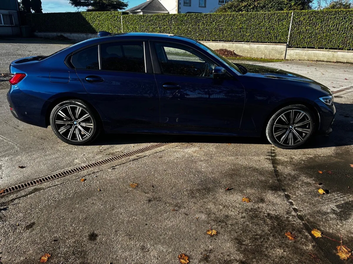 BMW 320d 2019 - Image 2