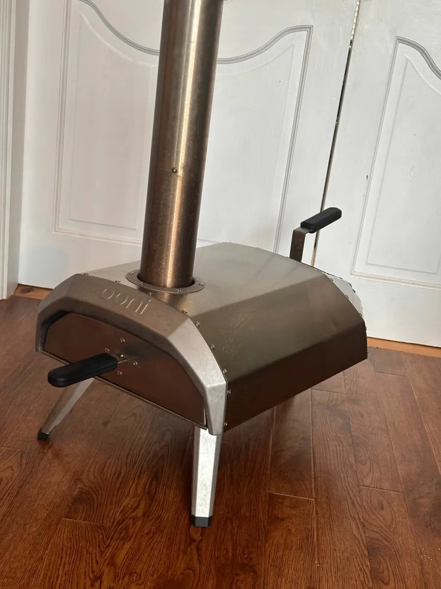 Ooni Pizza Woodfired Pizza Oven - Image 2