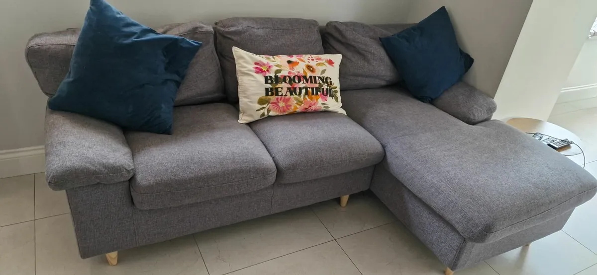 L shaped sofa - Image 1