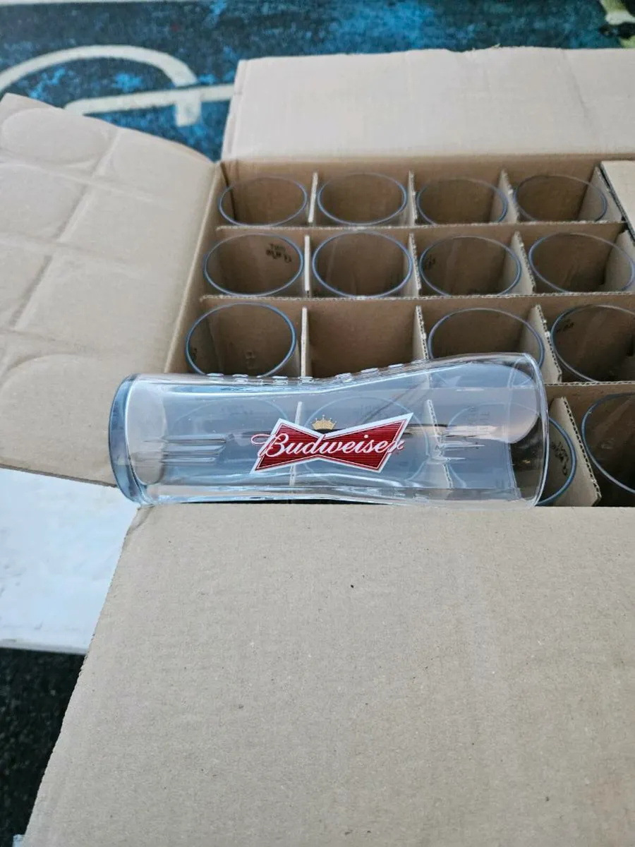 Guinness Budweiser Pint Glasses - Image 3